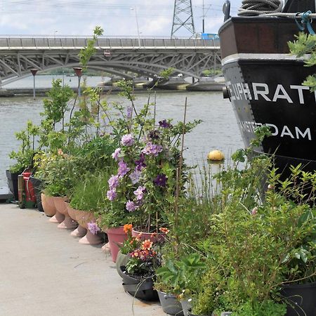Bed and Breakfast Wheelhouse Euphrate Houseboat Diemen Экстерьер фото