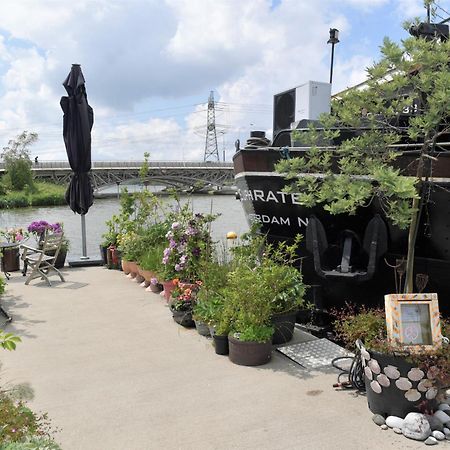 Bed and Breakfast Wheelhouse Euphrate Houseboat Diemen Экстерьер фото