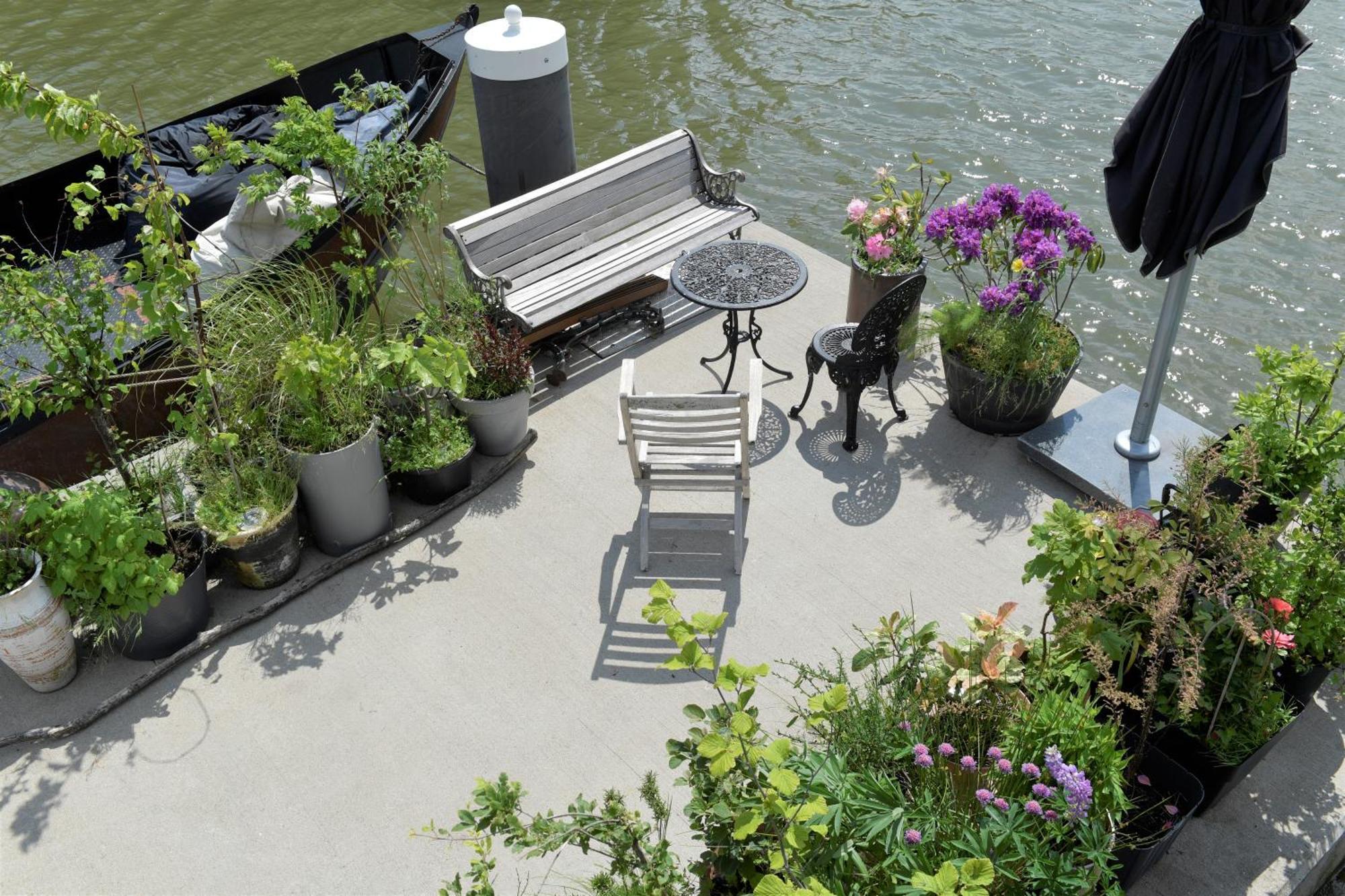 Bed and Breakfast Wheelhouse Euphrate Houseboat Diemen Экстерьер фото